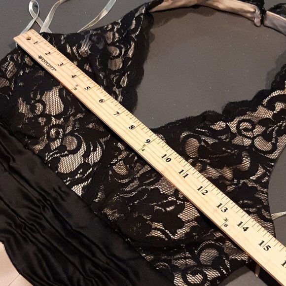 Max & Cleo New Open Back Zip Side Lined Lace Bodice Dress - Picture 12 of 15